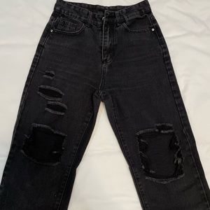 🩶black ripped jeans
